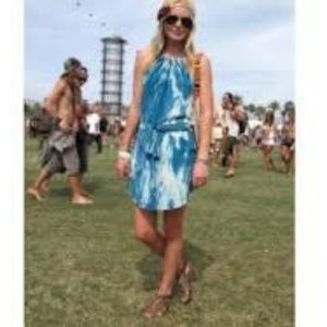 Suno's Ocean-Blue Tie-Dyed Dress